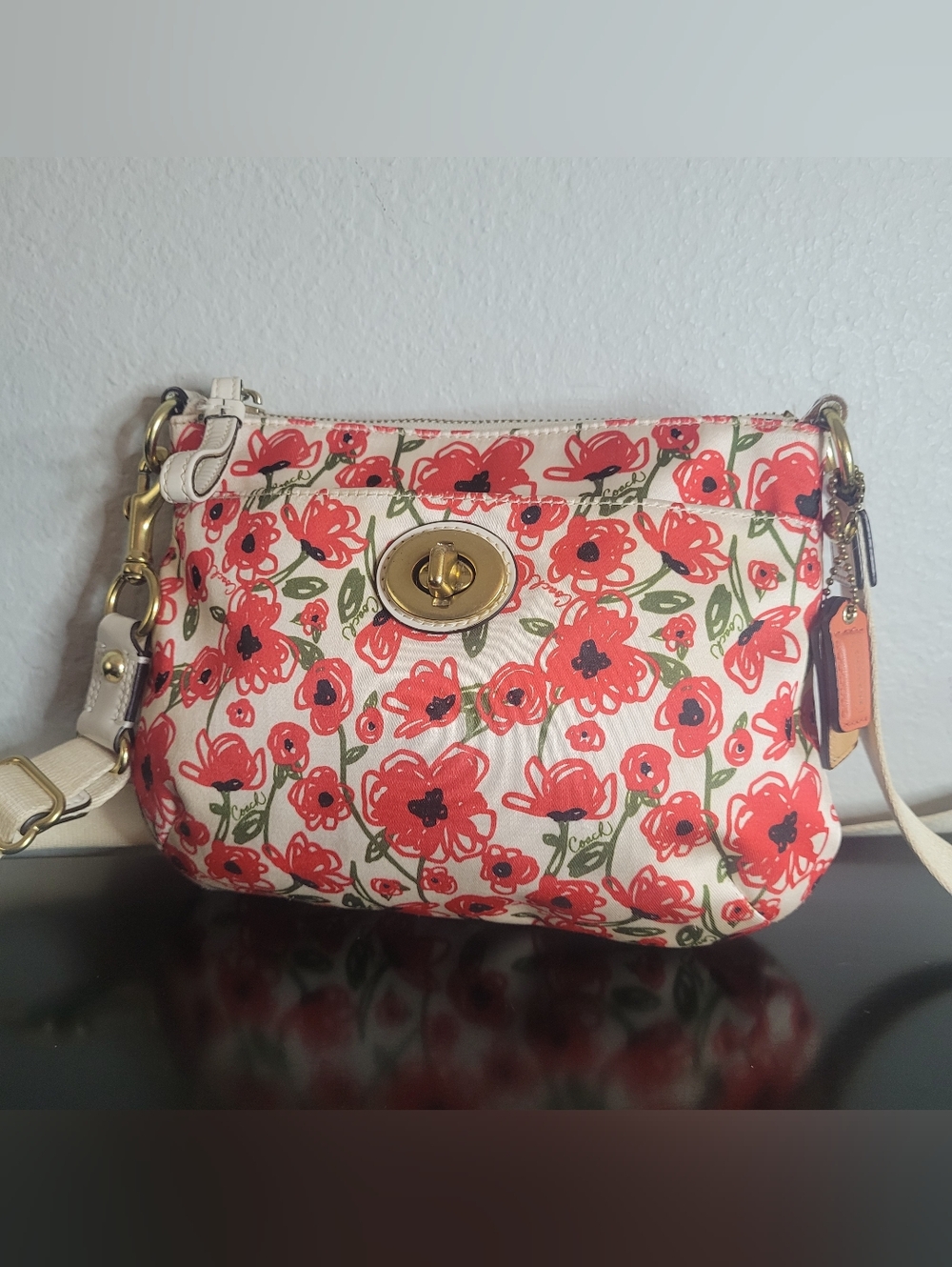 Coach  Poppy Flower turn  lock Crossbody  Mini bag
